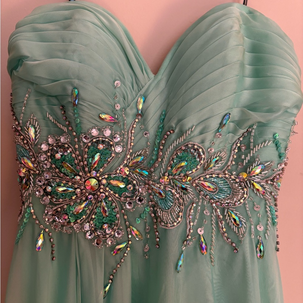 Prom Dress - Picture 5 of 10